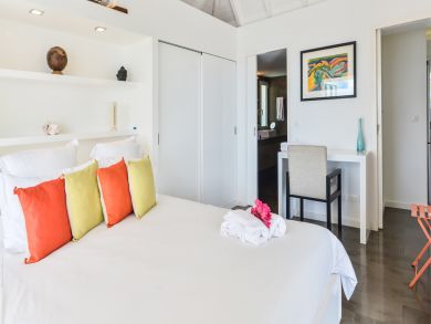 St. Barts Home 898035