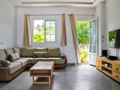 St. Barts Home 898040