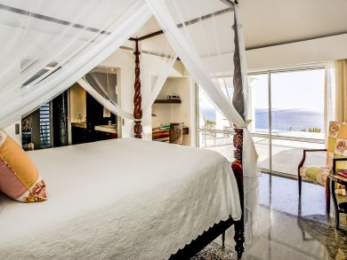 St. Barts Home 898041