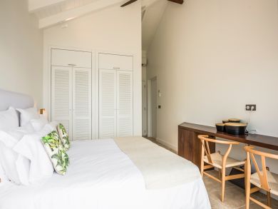 St. Barts Home 898044