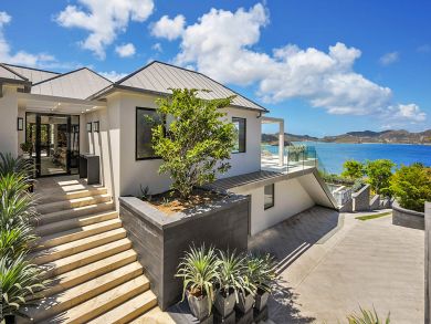 St. Barts Home 898047
