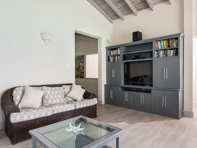 Barbados Four Bedroom Luxury Beachfront Vacation Villa