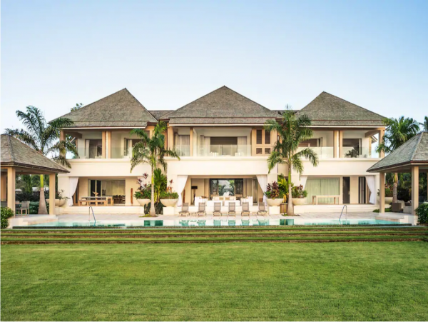 Beachfront 5 Bedroom Vacation Home Private Pool in Barbados