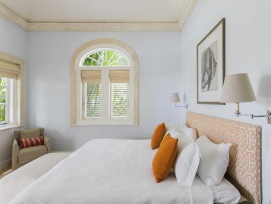 Six Bedrooms Beachfront Vacation Home in Barbados