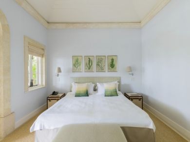 Six Bedrooms Beachfront Vacation Home in Barbados