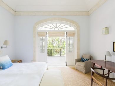 Six Bedrooms Beachfront Vacation Home in Barbados