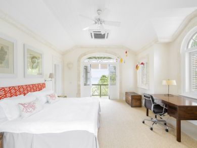 Six Bedrooms Beachfront Vacation Home in Barbados