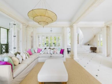 Six Bedrooms Beachfront Vacation Home in Barbados