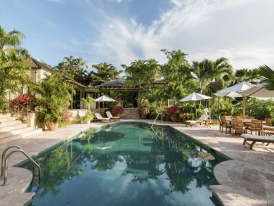 Six Bedrooms Beachfront Vacation Home in Barbados