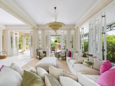 Six Bedrooms Beachfront Vacation Home in Barbados
