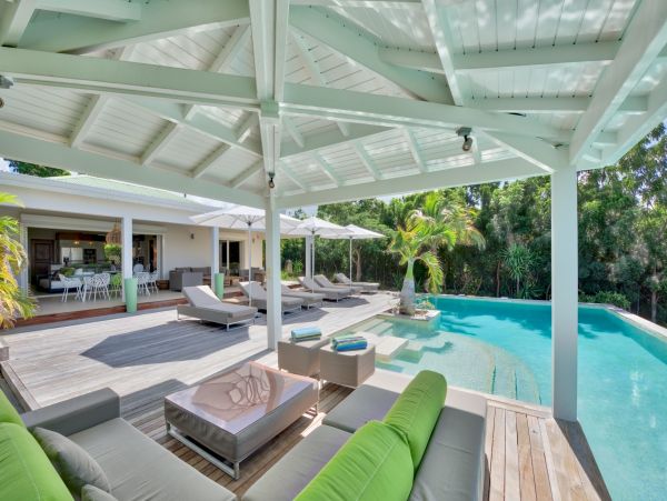 St Maarten Beautiful 3 Bedroom Pool Villa & Outdoor Area