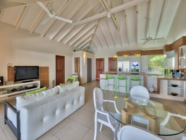 St Maarten Beautiful 3 Bedroom Pool Villa & Outdoor Area
