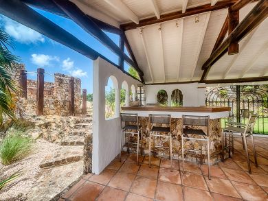 Exquisite Four Bedroom Tropical Getaway in St Martin