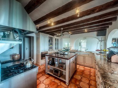 Exquisite Four Bedroom Tropical Getaway in St Martin