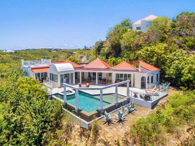 Dramatic Views from Hill Perched Villa!