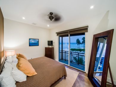 Cayman Island Six Bedroom Vacation Rental with Private Pool Cayman Island Six Bedroom Vacation Rental with Private Pool