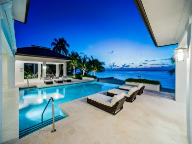 Cayman Island Six Bedroom Vacation Rental with Private Pool Cayman Island Six Bedroom Vacation Rental with Private Pool