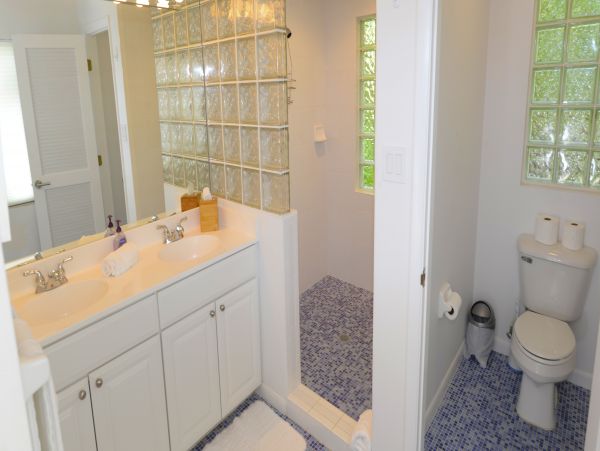 Oceanfront Cayman Island Luxury Vacation Estate 8  Bedroom