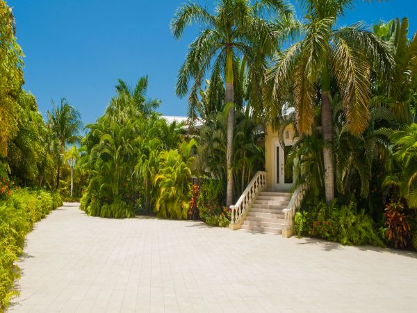 Oceanfront Cayman Island Luxury Vacation Estate 8  Bedroom