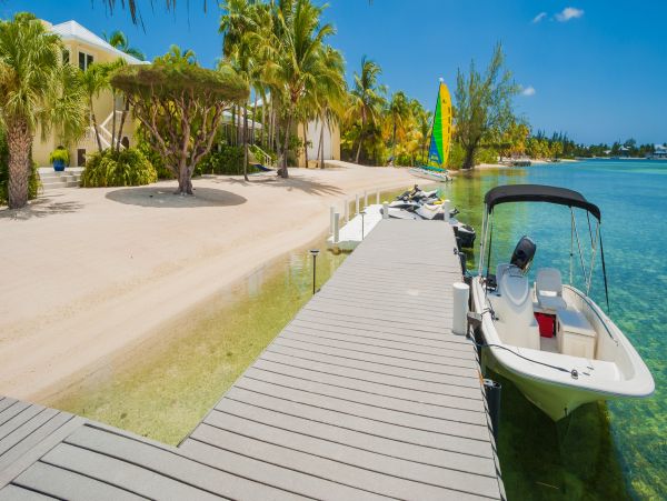 Oceanfront Cayman Island Luxury Vacation Estate 8  Bedroom