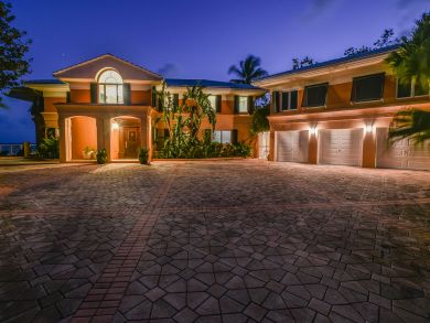 Private Pool at this Five Bedroom Cayman Island Vacation Rental Private Pool at this Five Bedroom Cayman Island Vacation Rental