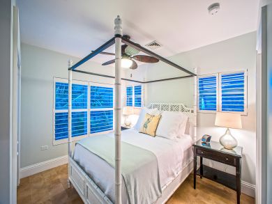 Cayman Islands Home 898327