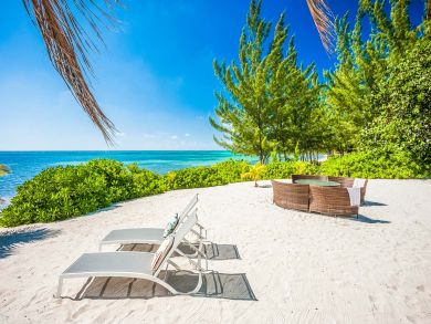 Luxury Rental on the Cayman Islands 5 Bedrooms Luxury Rental on the Cayman Islands 5 Bedrooms