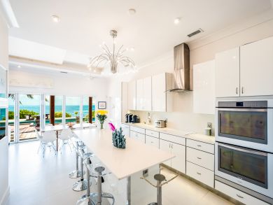 Luxury Rental on the Cayman Islands 5 Bedrooms Luxury Rental on the Cayman Islands 5 Bedrooms