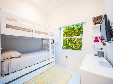 Luxury Rental on the Cayman Islands 5 Bedrooms Luxury Rental on the Cayman Islands 5 Bedrooms