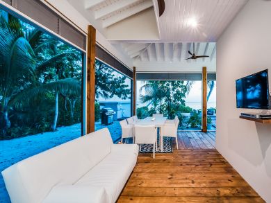 Luxury Rental on the Cayman Islands 5 Bedrooms Luxury Rental on the Cayman Islands 5 Bedrooms