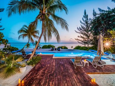 Luxury Rental on the Cayman Islands 5 Bedrooms Luxury Rental on the Cayman Islands 5 Bedrooms