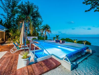 Luxury Rental on the Cayman Islands 5 Bedrooms Luxury Rental on the Cayman Islands 5 Bedrooms