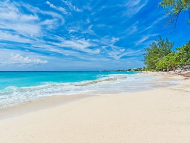 Four Bedroom Cayman Island Vacation Rental with Ocean Views