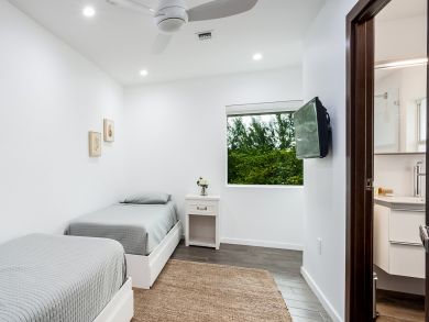 Cayman Islands Home 898334