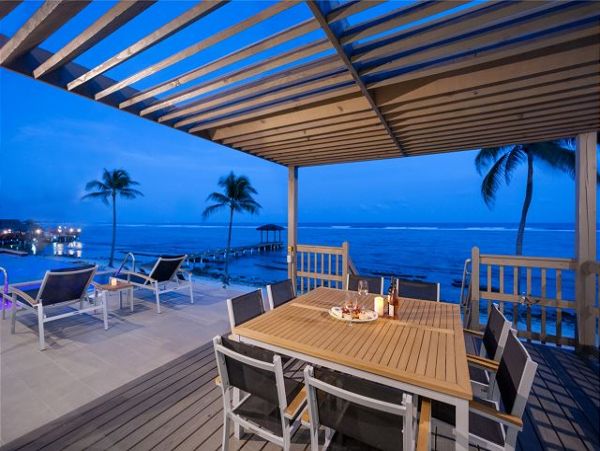 Luxurious Grand Cayman Seven Bedroom Pool Villa