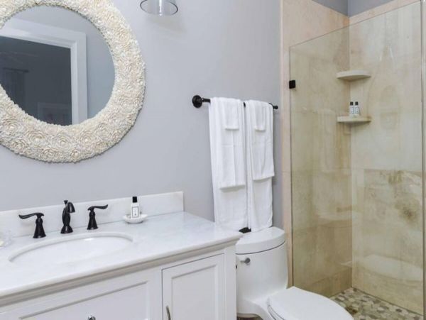 Beachfront  Grand Cayman Vacation Villa Plus Guest House