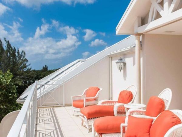Beachfront  Grand Cayman Vacation Villa Plus Guest House