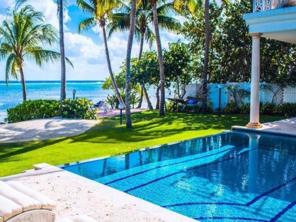 Beachfront  Grand Cayman Vacation Villa Plus Guest House