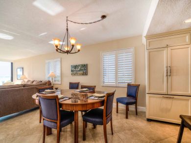 Dining Area Seats Six