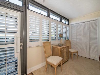 Two Bedroom Beach Condo Sleeps Four in Holmes Beach
