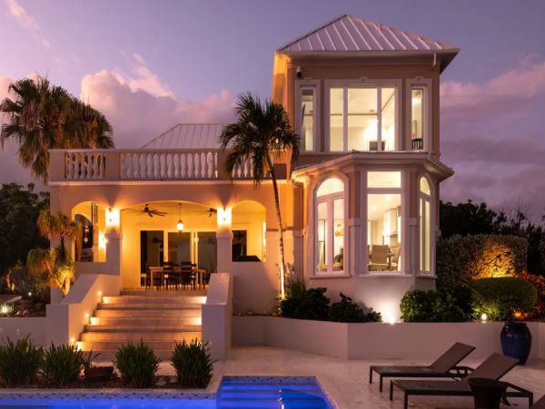 Luxury Four Bedroom Villa Turks Turtle Tail