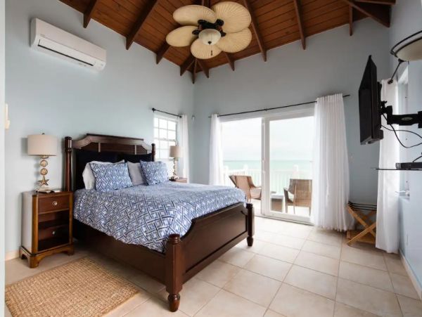 Luxury Four Bedroom Villa Turks Turtle Tail