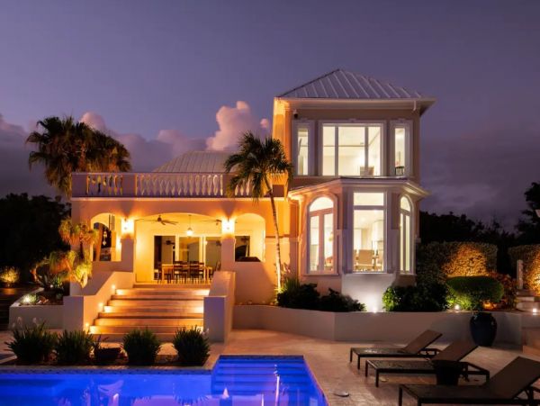 Luxury Four Bedroom Villa Turks Turtle Tail