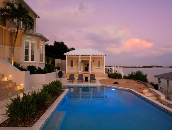 Luxury Four Bedroom Villa Turks Turtle Tail