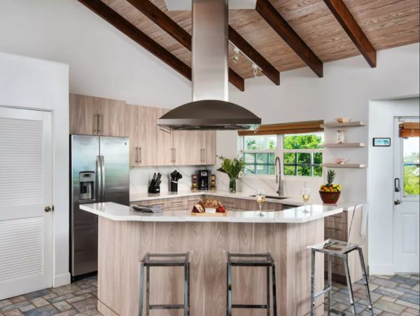 Turks & Caicos Beachfront Villa On World Famous Grace Bay