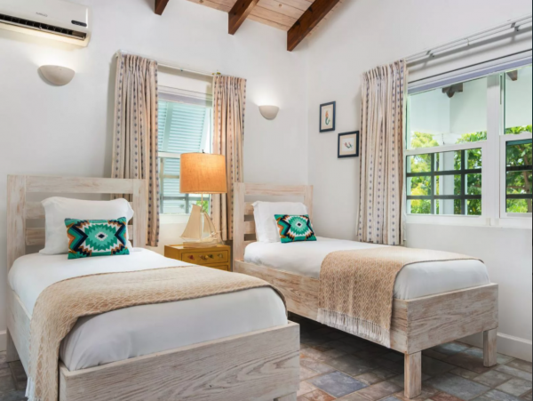 Turks & Caicos Beachfront Villa On World Famous Grace Bay