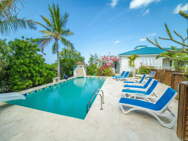 Turks & Caicos Beachfront Villa On World Famous Grace Bay