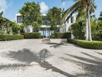 Beachfront Luxury Six Bedroom Villa in Turk and Caicos