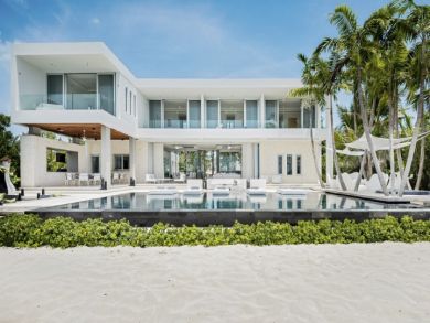 Beachfront Luxury Six Bedroom Villa in Turk and Caicos