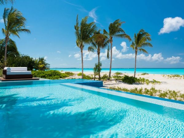 Luxury Beachfront 11 Bedroom Estate Turks & Caicos